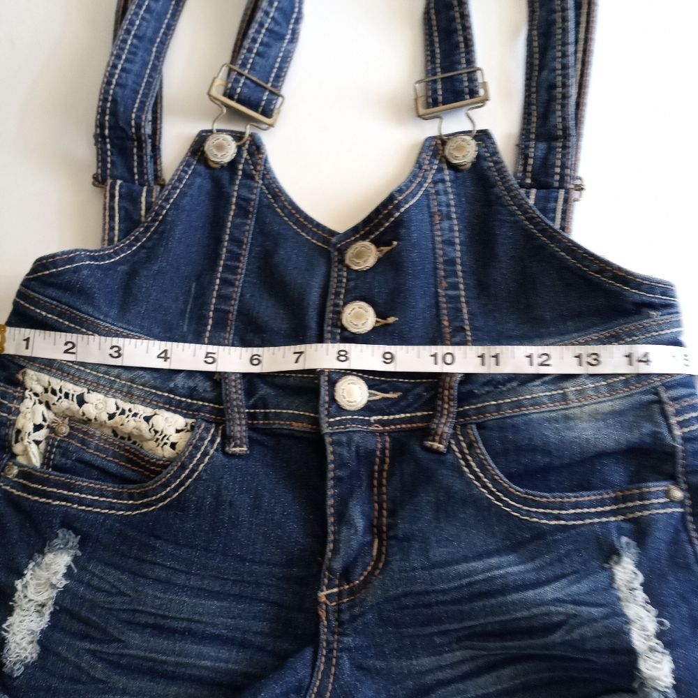 Almost Famous Bibs Jean Shorts Embellished Size 5 - Picture 13 of 16